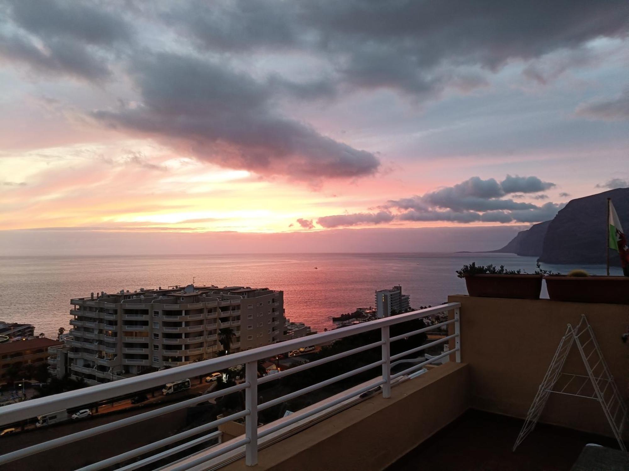 Panomaric Sea View - Sol Apartment Puerto de Santiago  Dış mekan fotoğraf